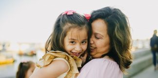 Scholarships and Grants for Single Mothers